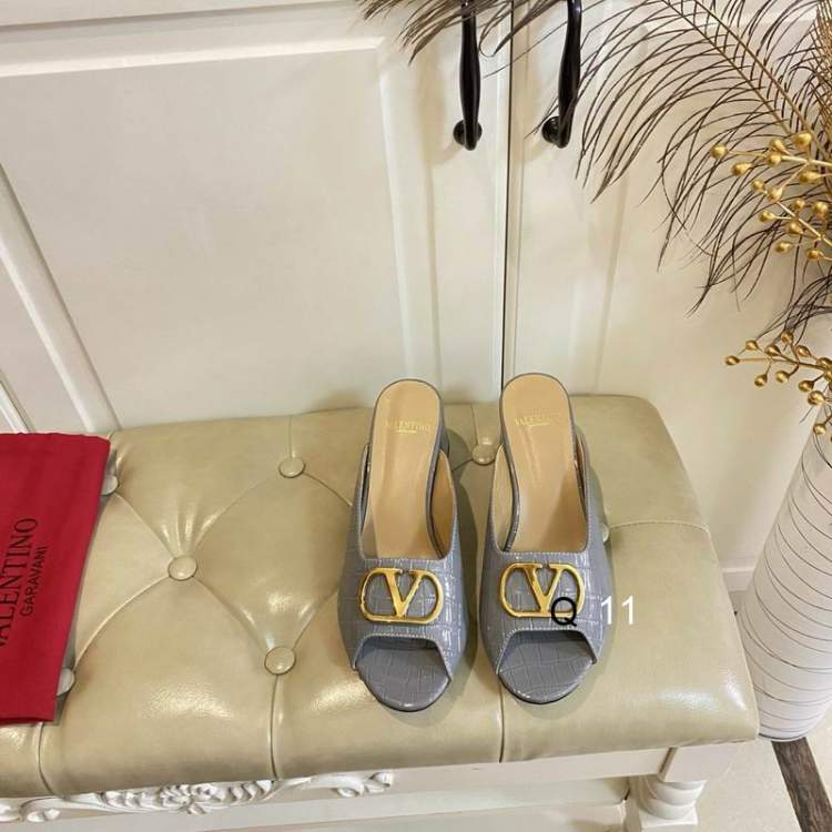 Picture of Valentino Shoes _SKUValentinosz35-40Y031220349